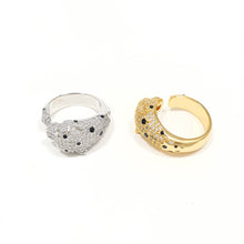 Cargar imagen en el visor de la galería, Anillo Diseño de Felino con circonias - 2 colores disponibles

