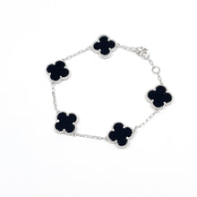 Cargar imagen en el visor de la galería, Pulsera Diseño Trebol Plateada (Distintos Colores)

