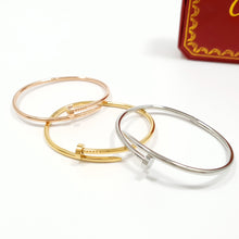 Cargar imagen en el visor de la galería, Brazalete Tipo Clavo Slim
