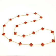 Cargar imagen en el visor de la galería, Collar Diseño de 20 Tréboles Rojos con Dorado
