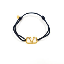 Cargar imagen en el visor de la galería, Pulsera Valentino VLogo dije Dorado (Diferentes colores)
