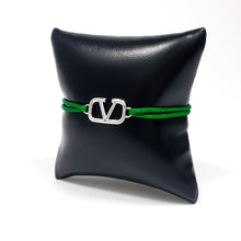 Cargar imagen en el visor de la galería, Pulsera Valentino VLogo dije Plateado (Diferentes colores)
