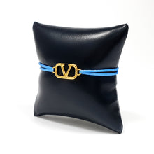 Cargar imagen en el visor de la galería, Pulsera Valentino VLogo dije Dorado (Diferentes colores)
