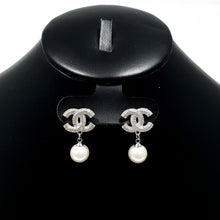 Cargar imagen en el visor de la galería, Aretes Chanel (Mod. CH92)
