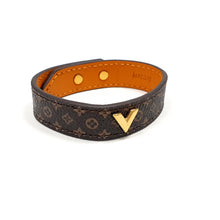 Cargar imagen en el visor de la galería, Pulsera LV Essential V Monograma
