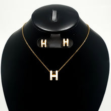 Cargar imagen en el visor de la galería, Juego Hermes Pop Collar y Aretes (Dorado con Blanco)
