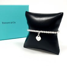 Cargar imagen en el visor de la galería, Pulsera de cuentas T&amp;Co con placa de corazón (Nuevo Modelo)
