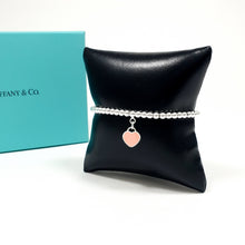 Cargar imagen en el visor de la galería, Pulsera de cuentas T&amp;Co con placa de corazón (Nuevo Modelo)

