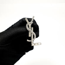 Cargar imagen en el visor de la galería, Broche YSL (Plateado)
