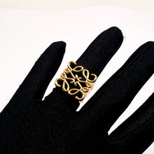 Cargar imagen en el visor de la galería, Anillo Loewe Anagrama

