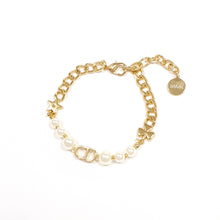 Cargar imagen en el visor de la galería, Pulsera Dior CD con charms
