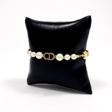 Cargar imagen en el visor de la galería, Pulsera Dior CD con charms

