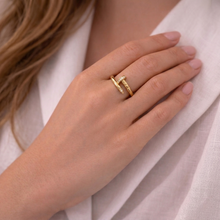 Cargar imagen en el visor de la galería, Anillo Diseño de Clavo con circonias - 3 colores disponibles
