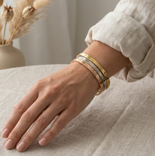 Cargar imagen en el visor de la galería, Pulsera Diseño de Tornillo Liso SLIM - 3 colores disponibles (Modelo SLIM)

