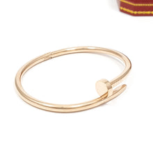 Cargar imagen en el visor de la galería, Pulsera Diseño de Clavo Liso - 3 Colores Disponibles

