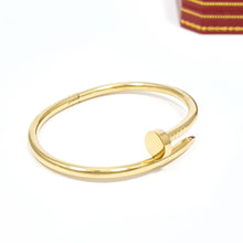 Cargar imagen en el visor de la galería, Pulsera Diseño de Clavo Liso - 3 Colores Disponibles
