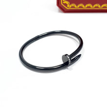Cargar imagen en el visor de la galería, Pulsera Diseño de Clavo con Circonias - 3 Colores Disponibles
