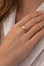 Cargar imagen en el visor de la galería, Anillo Triple Aro Entrelazado
