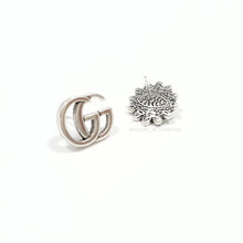 Cargar imagen en el visor de la galería, Aretes Gucci Doble G + Flor
