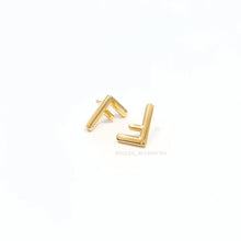 Cargar imagen en el visor de la galería, Aretes FENDI F
