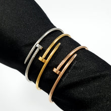 Cargar imagen en el visor de la galería, Pulsera de Clavo Lisa SLIM
