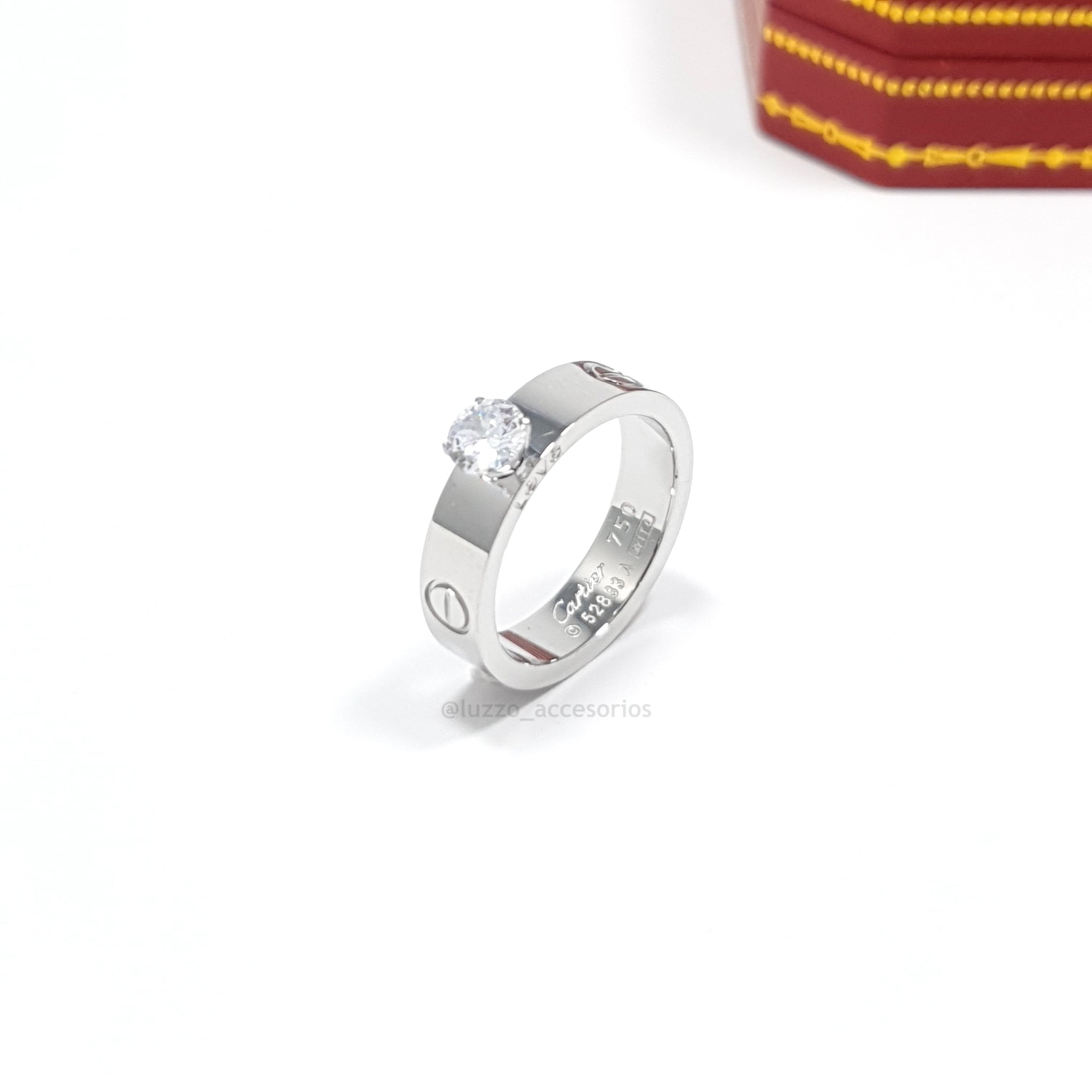 Anillo LOVE solitario